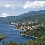 Appartement In With Sea View, Balcony, Air Conditioning, Wi-fi *
