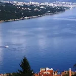 Appartement In With Sea View, Balcony, Air Conditioning, Wi-fi