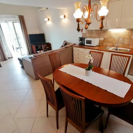 In With Sea View, Balcony, Air Conditioning, Wi-fi