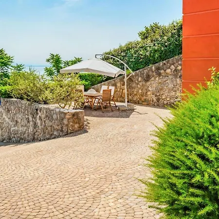 In With Sea View, Balcony, Air Conditioning, Wi-fi Apartment Opatija