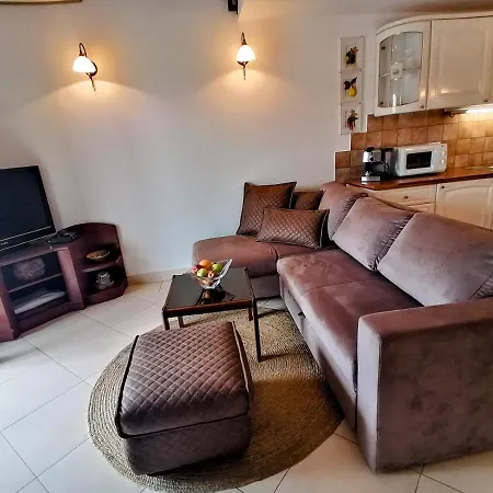 In With Sea View, Balcony, Air Conditioning, Wi-fi Apartment Opatija