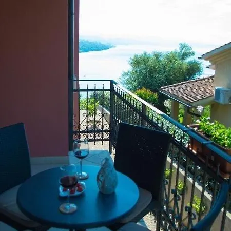 In With Sea View, Balcony, Air Conditioning, Wi-fi Οπατία