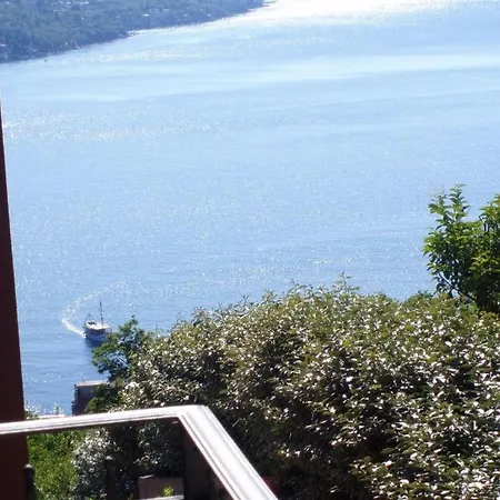 Apartment In With Sea View, Balcony, Air Conditioning, Wi-fi *