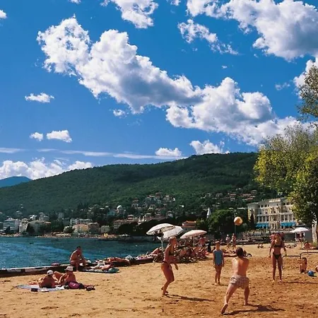 Apartment In With Sea View, Balcony, Air Conditioning, Wi-fi Opatija