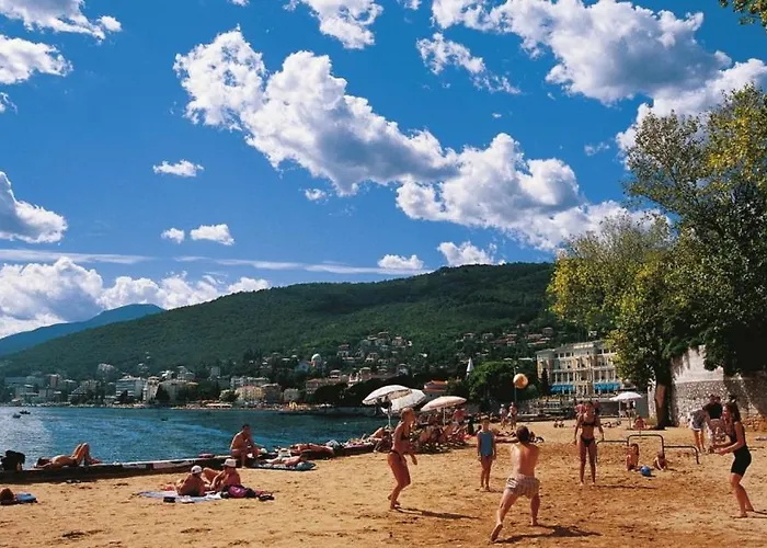 Lejlighed In With Sea View, Balcony, Air Conditioning, Wi-fi Opatija