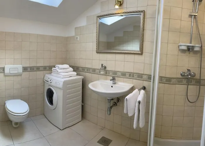 In With Sea View, Balcony, Air Conditioning, Wi-fi Apartman